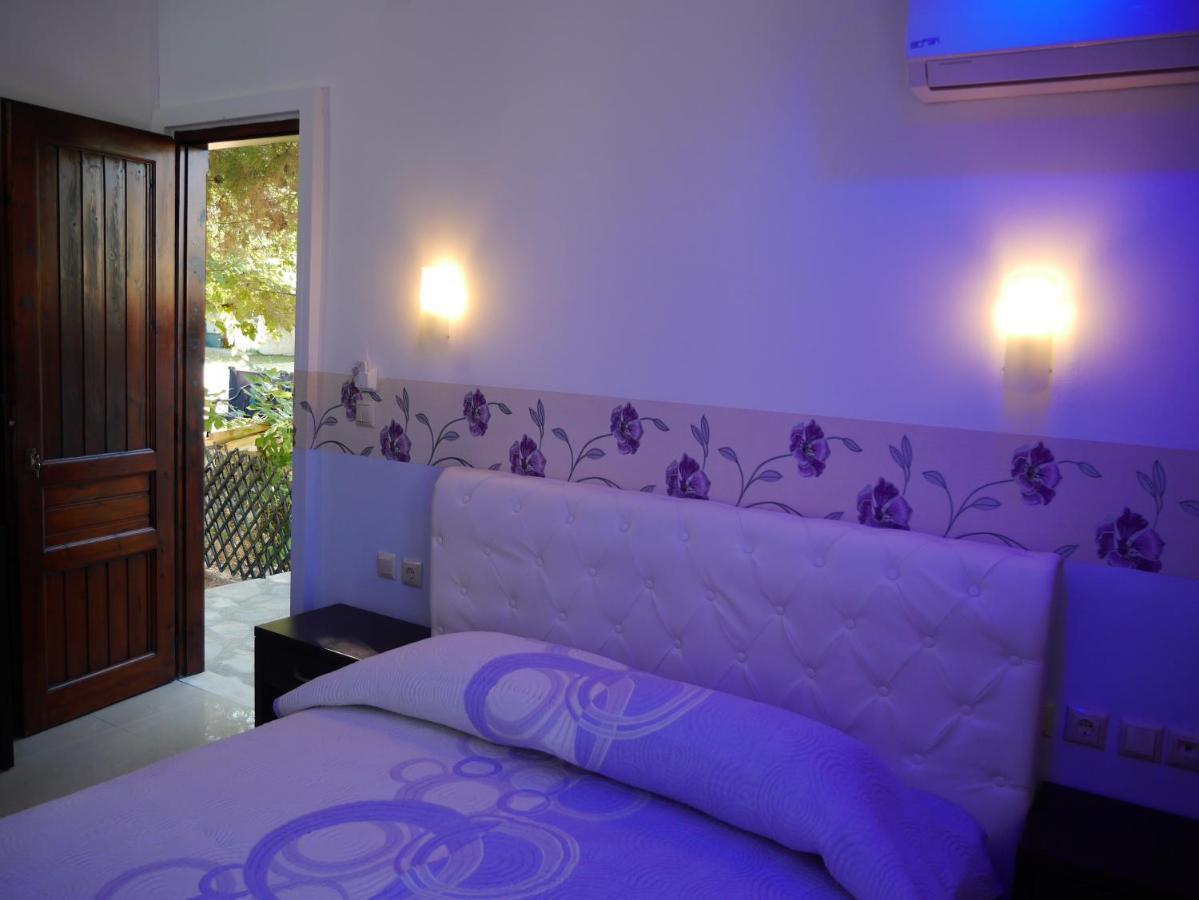 Blue Bay Beach Hotel Koinira Buitenkant foto