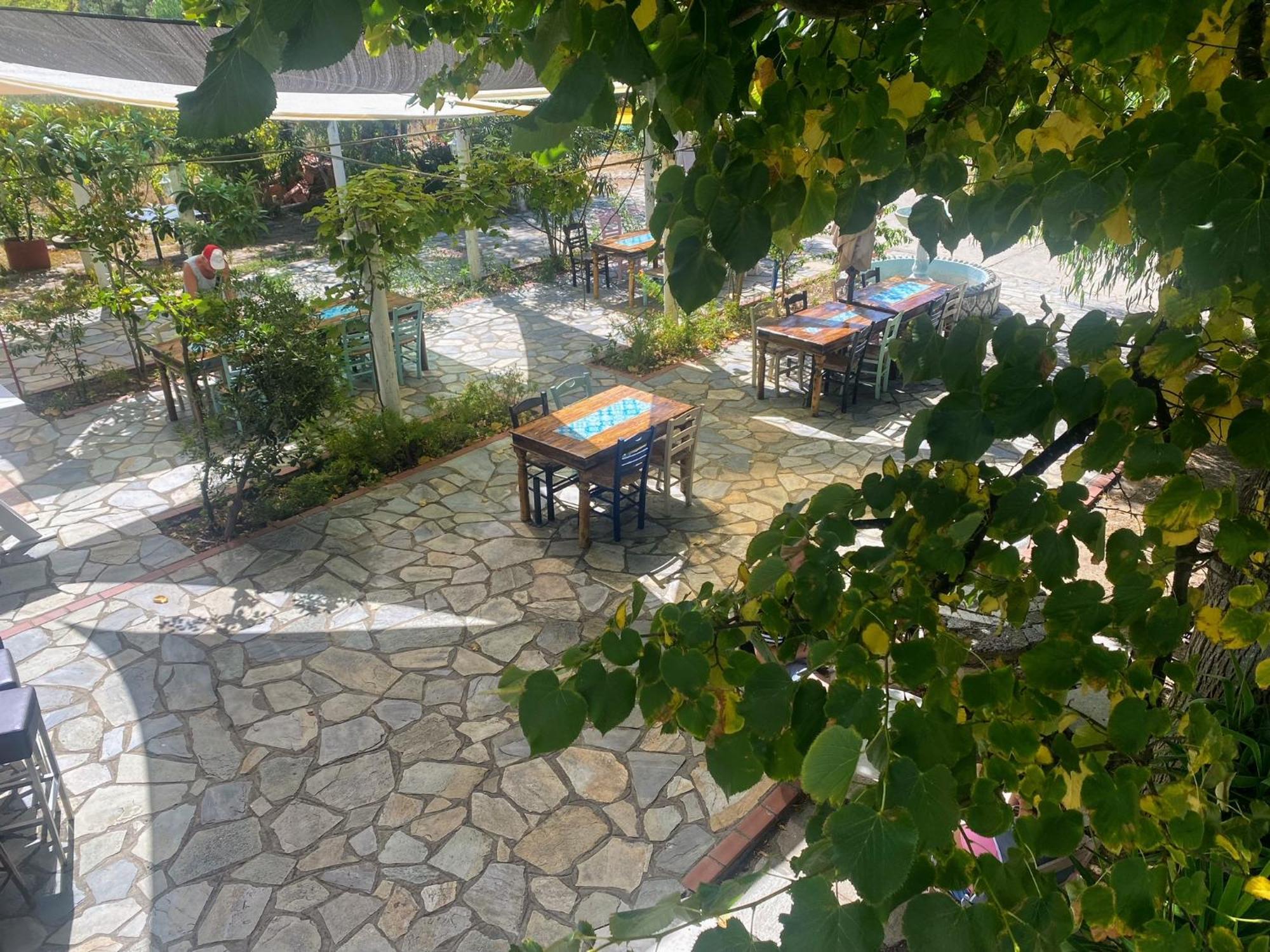 Blue Bay Beach Hotel Koinira Buitenkant foto